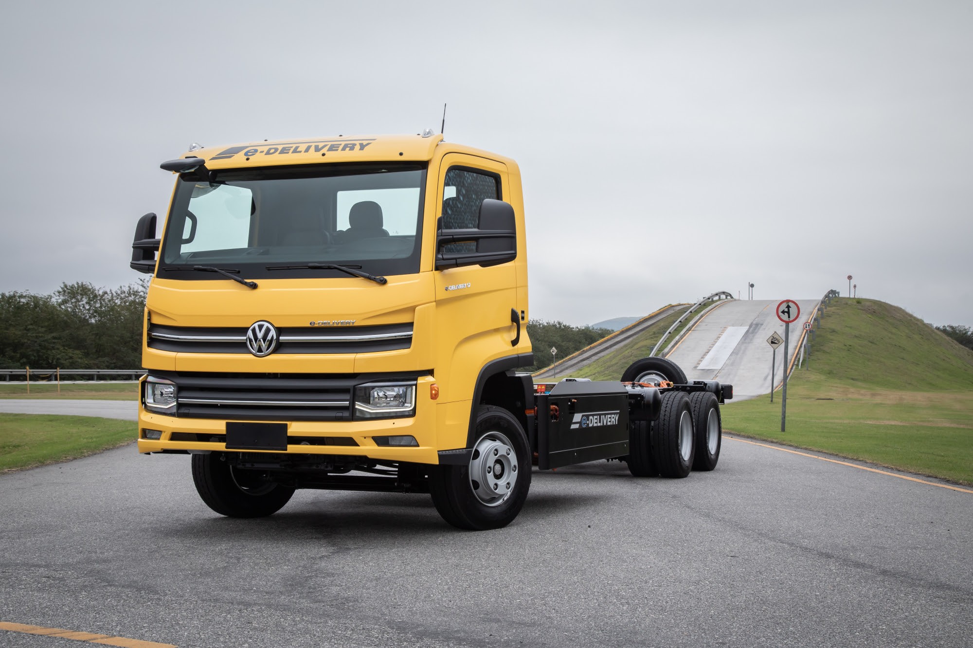 Volkswagen aposta em caminhões elétricos e biometano para reagir à ofensiva chinesa